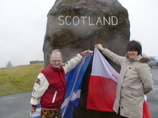 Poet Laureate (SCOTLAND) Hosting Lady T (POLAND) Christmas 2012